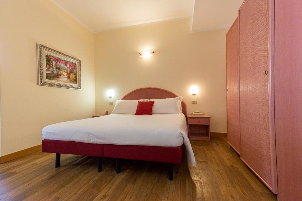 Hotel Trevi Riccione, In Centro Sul Mare Con Cucina Exterior photo