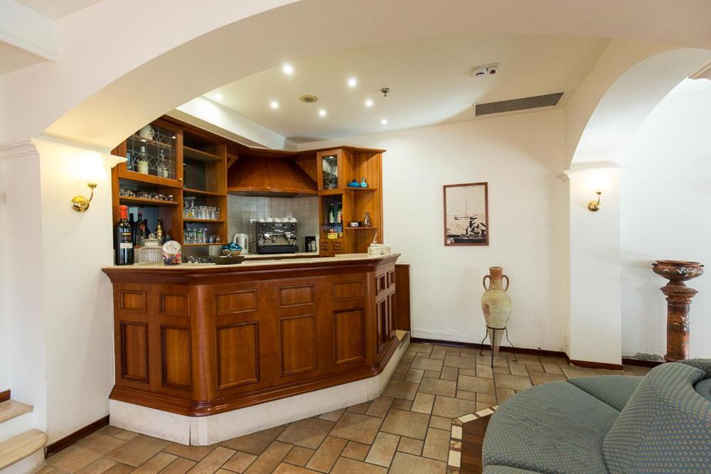 Hotel Trevi Riccione, In Centro Sul Mare Con Cucina Exterior photo