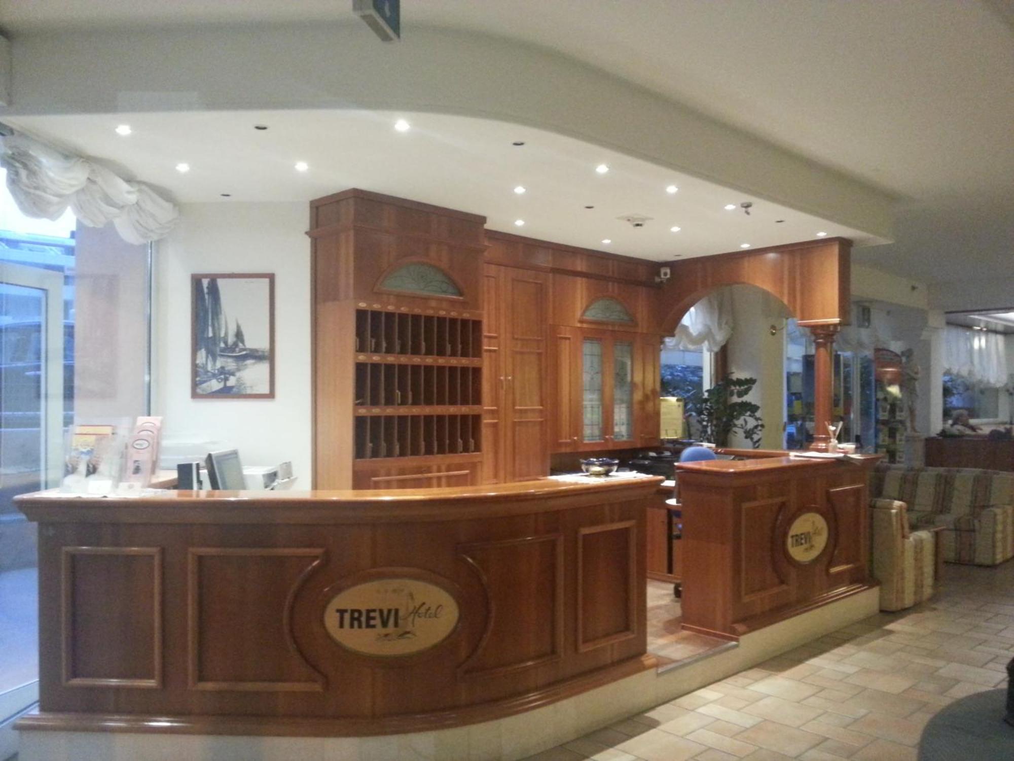 Hotel Trevi Riccione, In Centro Sul Mare Con Cucina Exterior photo